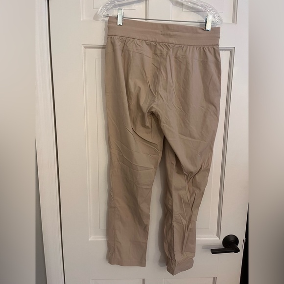 Lululemon Beyond the Studio Pant Slim Cafe Au Lait Size 8 - Picture 7 of 9
